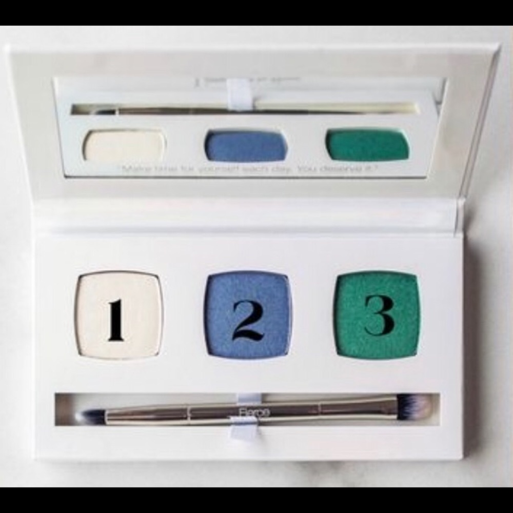 Limelife eyeshadow pallet